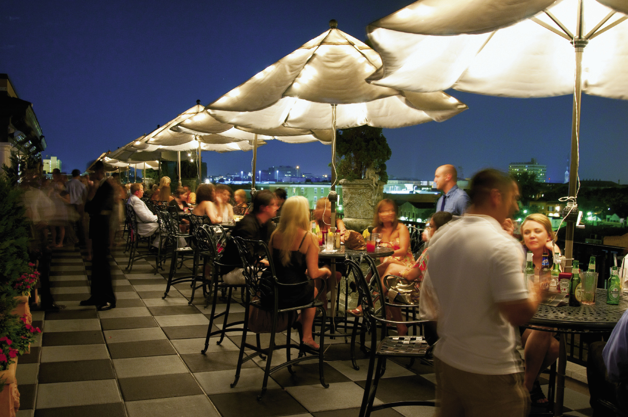 PAVILION BAR