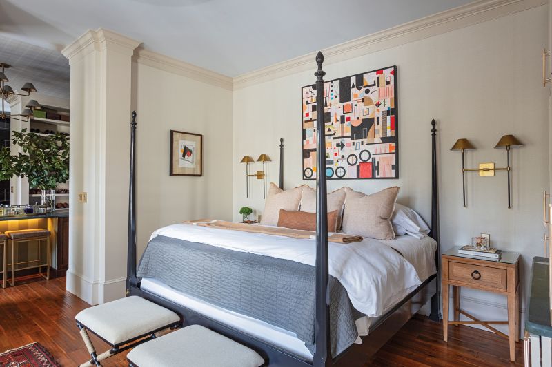 The Hardees asked the architect of the addition, Sebastian von Marschall, to make the primary bedroom smaller so they could have a larger closet.