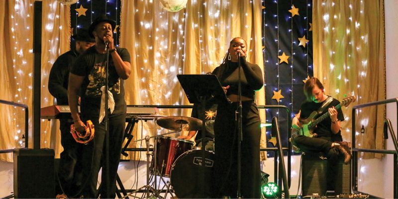 New Galaxy played tunes throughout the high-energy evening.