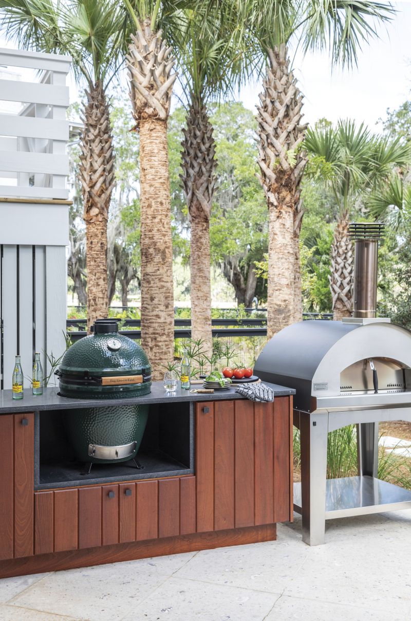 The covered dining area is situated near an alfresco partial kitchen. What’s on the menu? Pies fresh from the pizza oven are a crowd favorite, as is local seafood—though not fish reeled in by James (he releases everything he catches).