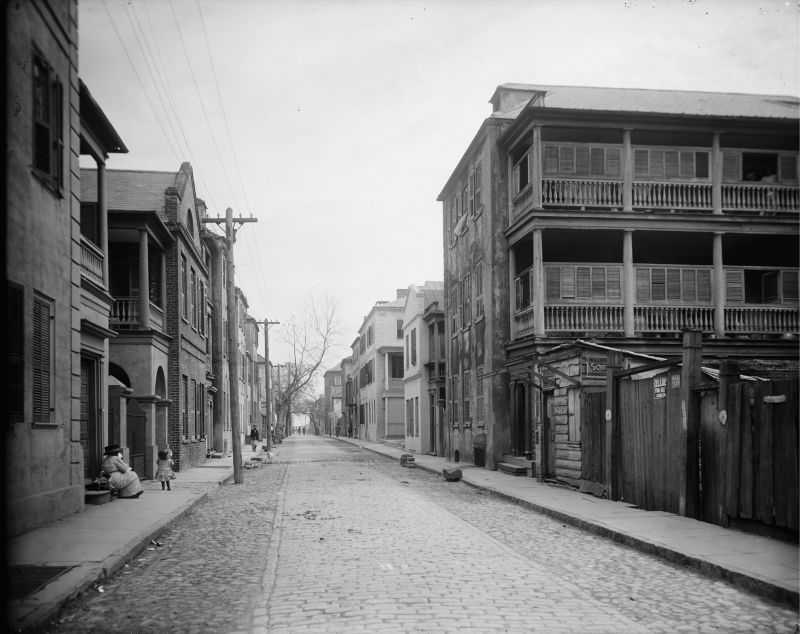 61 Tradd Street looking east, circa 1910, from Detroit Publishing Co.