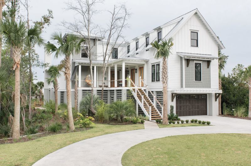 High Five: The Nuneses opted to elevate the “farmhouse” structure to prevent flooding and optimize the Wando River views.
