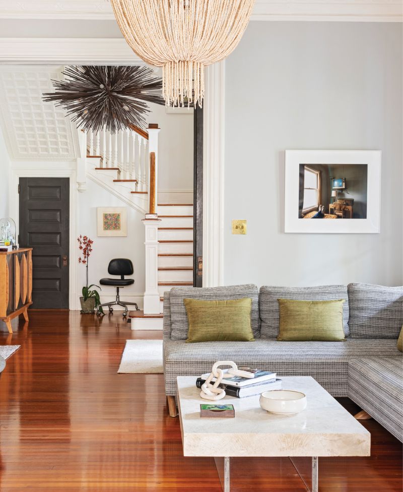 For this renovation of a historical home on Sullivan’s Island’s Officers Row, designer Sarah Heckler effortlessly married contemporary with classic to create a functional space for her family’s new chapter.