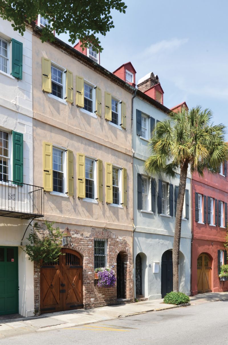 Stucco facades in a palette of pastel tones offer colorful contrast to Charleston’s brick, stone, and clapboard edifices. Contributing a Caribbean air to the cityscape, the irregularities of their sun-faded surfaces enhance the charm of Charleston’s streets.