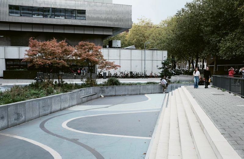 Rooftop gardens, such as the Vivaldistraat, create welcoming civic places for lunch, meetings, and a breath of fresh air, while helping manage rainwater.